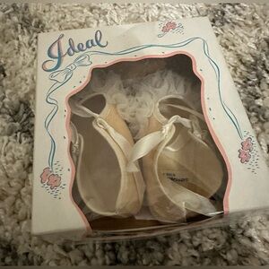 Vintage Mrs. Days Ideal Baby Shoes Crib Shoes 
With Box